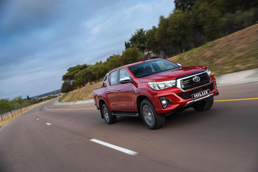  Toyota Hilux 4x4 Raider Double Cab 2018 года  (ZA) (фото 24 из 40)
